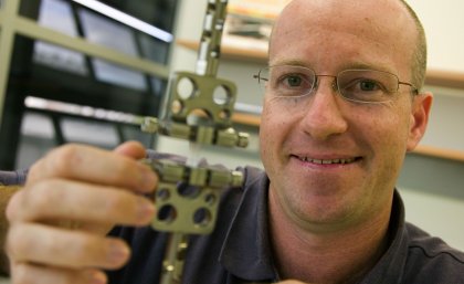 Professor Darren Martin from UQ’s Australian Institute for Bioengineering and Nanotechnology. Professor Darren Martin from UQ’s Australian Institute for Bioengineering and Nanotechnology.